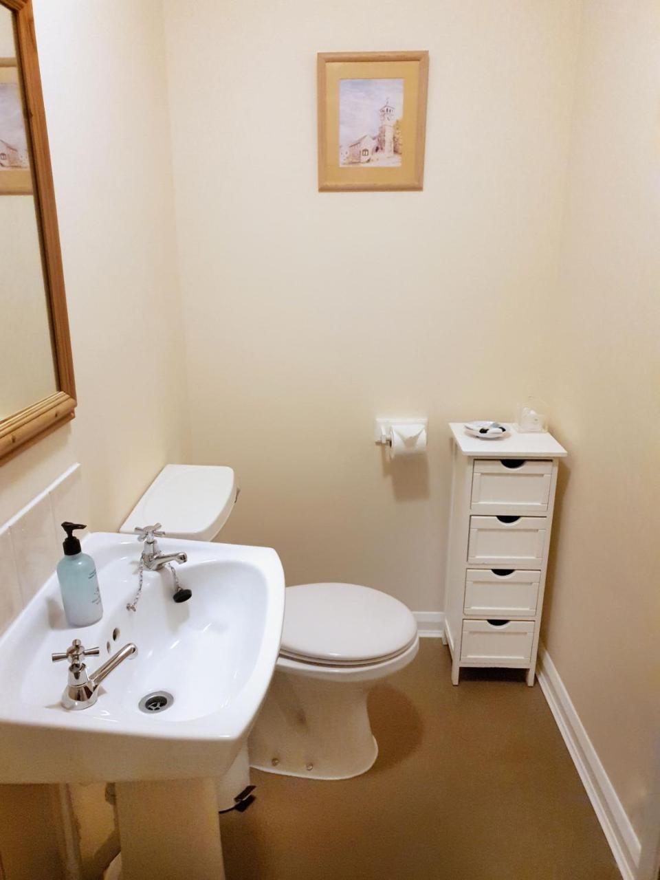 Jolly Sailor Inn Лу Экстерьер фото